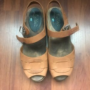 Lotta from Stockholm peep toe brown oil brown base